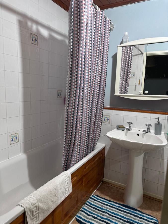 77 Blenheim Road Lägenhet Northolt  Exteriör bild